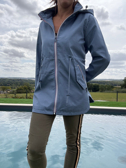 New Lolo - Manteau mi long deperlant léger bleu clair capuche intérieur marin rayé bleu clair blanc
