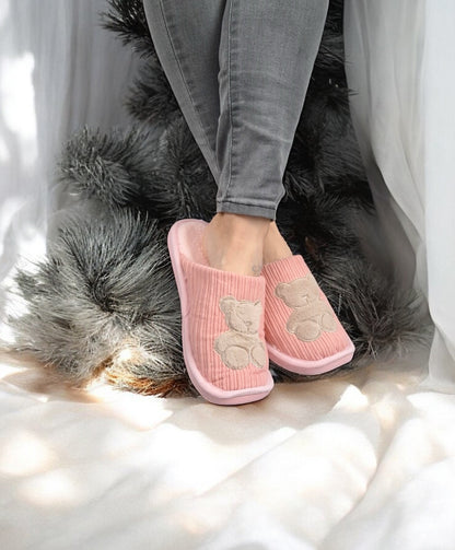 Chaussons fourrés rose en tissu avec motif ours