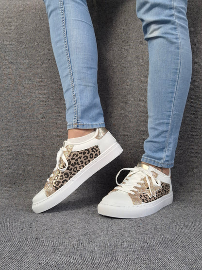 Chaussures baskets blanches beige motif léopard étoile style sneakers