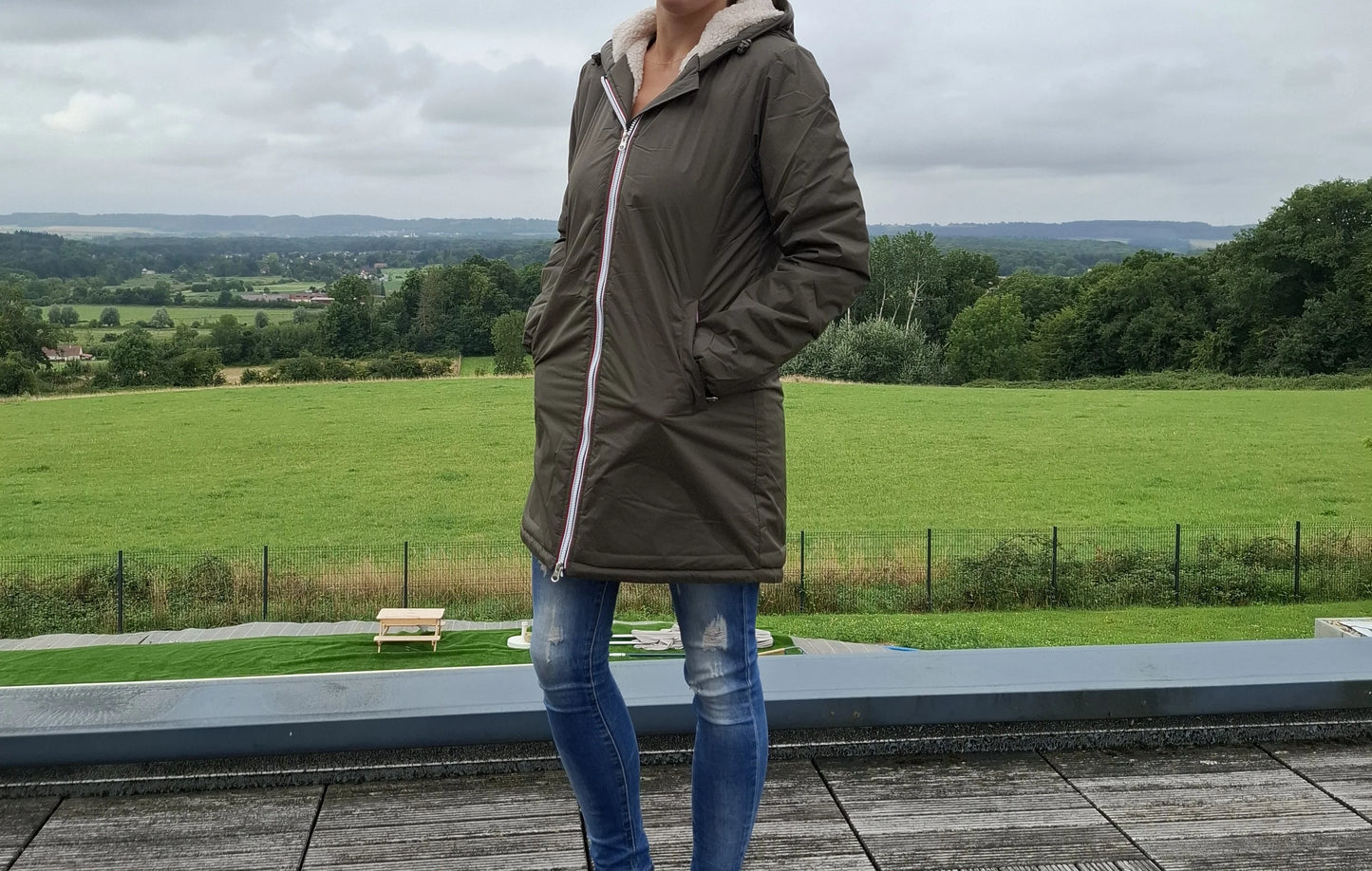 Laura Jo - Imperméable fourré long fausse fourrure kaki intérieur sherpa beige - Curvy