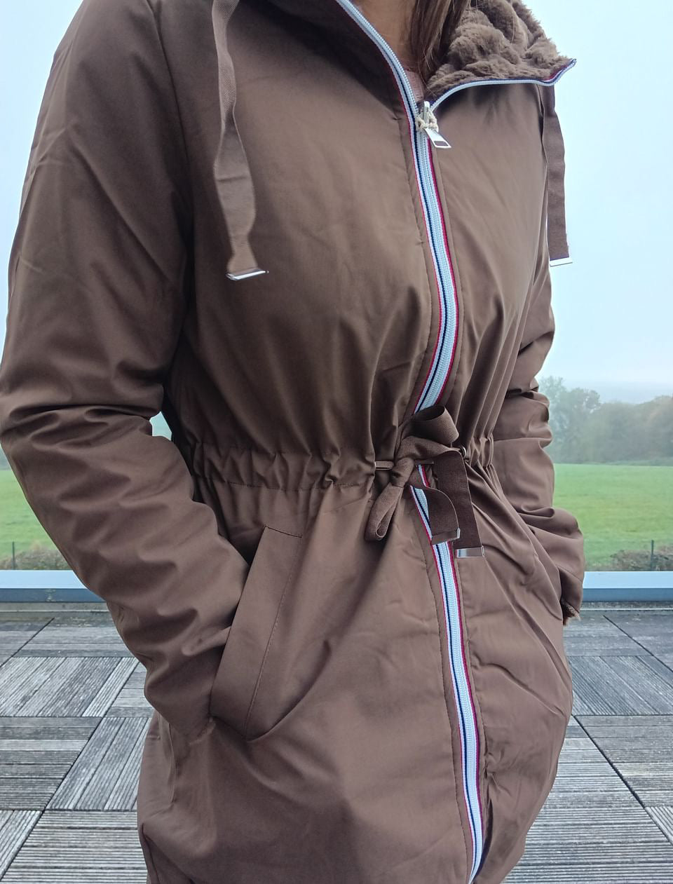 New Lolo - Manteau long MARRON réversible, imperméable et complètement fourré resserrable à la taille