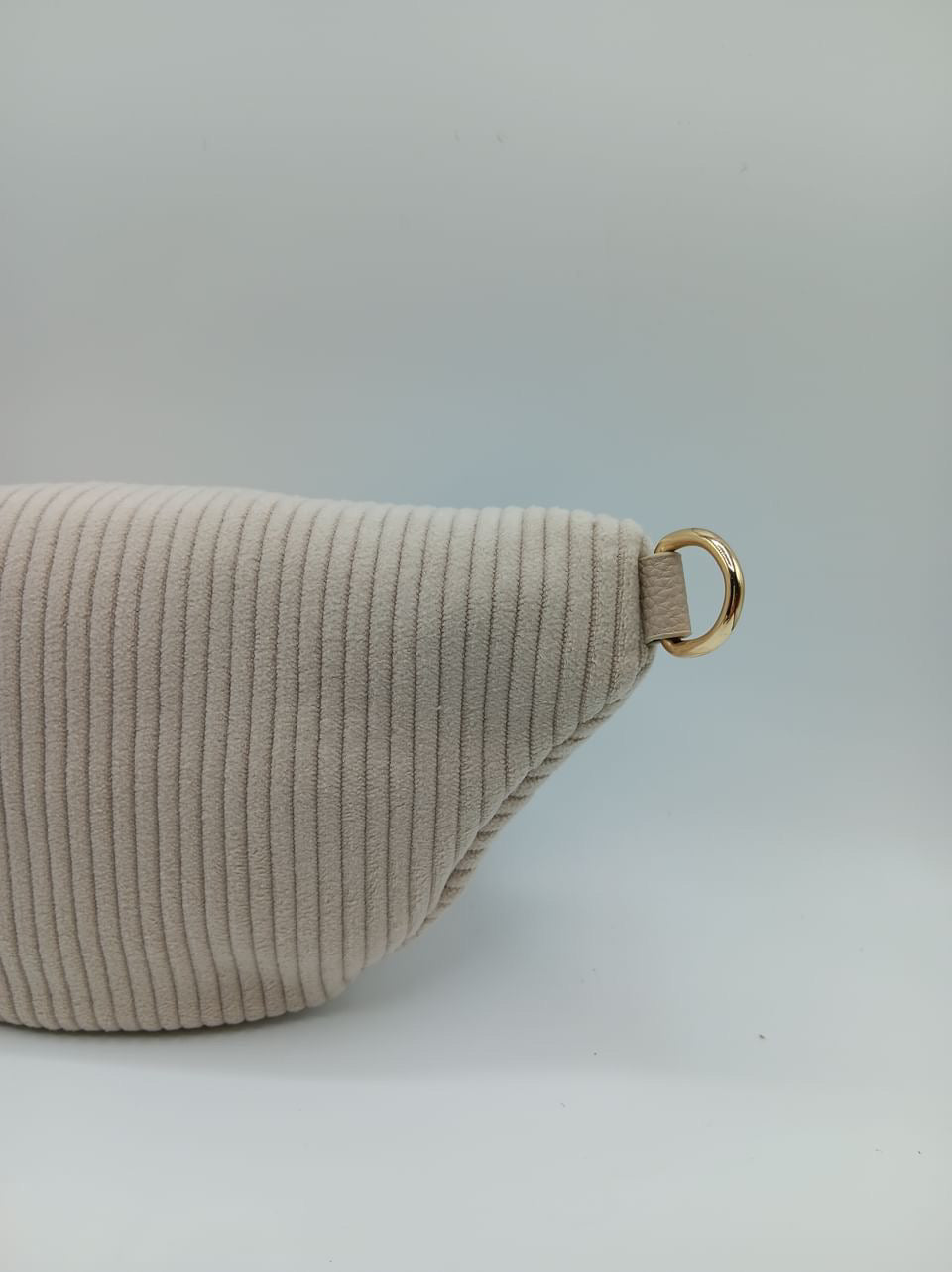 Sac banane velours côtelé 2 poches taupe clair sangle fantaisie