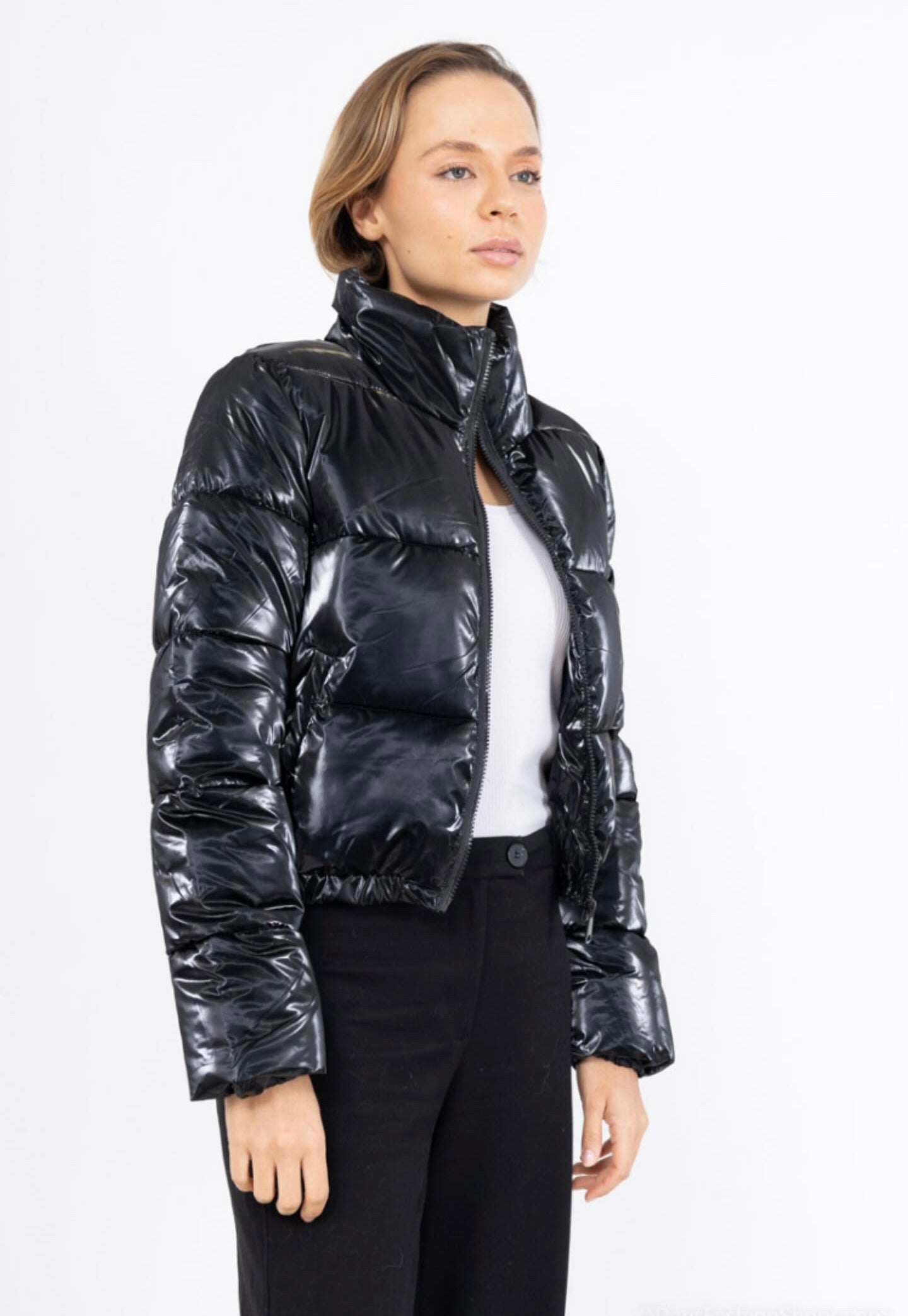 Melya Melody - Manteau court imperméable matelassé noir brillant