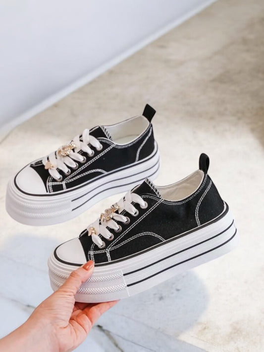 Chaussures baskets basses semelle compensée en tissu style converse