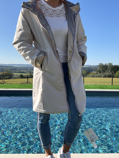 Melya Melody - Imperméable réversible long avec garnissage ouate couleur blanc crème/doré - Curvy