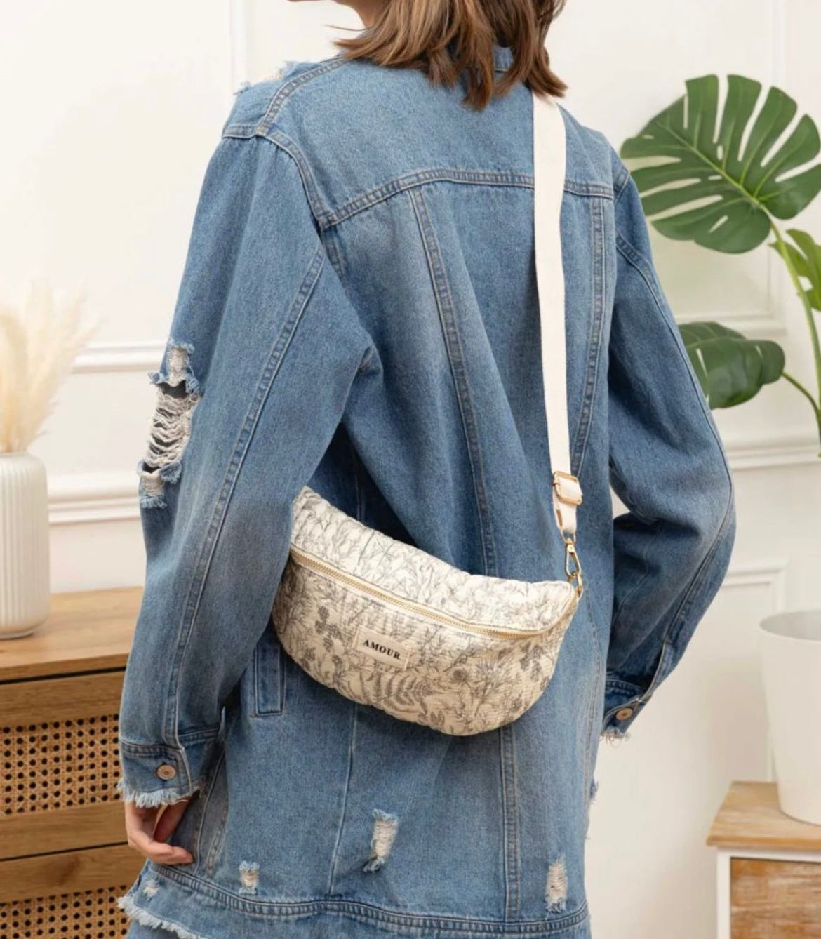 Nouveautés - Sac banane blanche en coton liberty fleuri noir