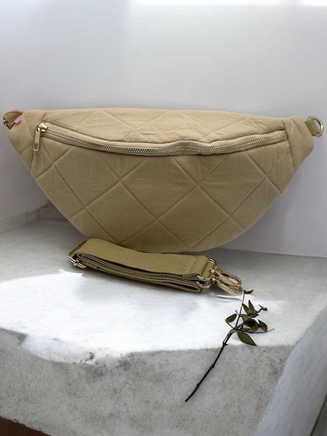 Sac banane gaze de coton matelassé beige