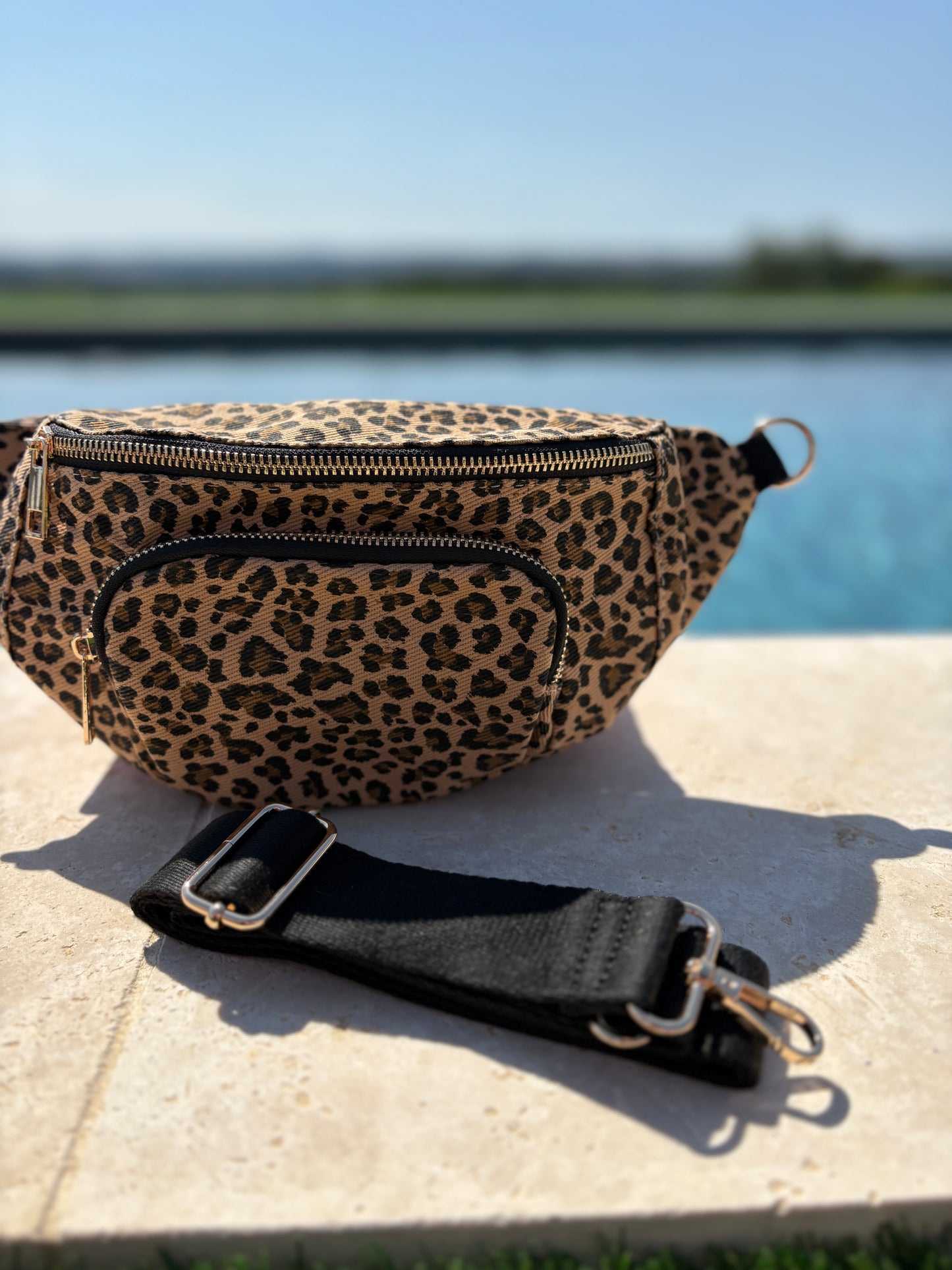 Sac banane en tissu imprimé léopard camel 2 poches