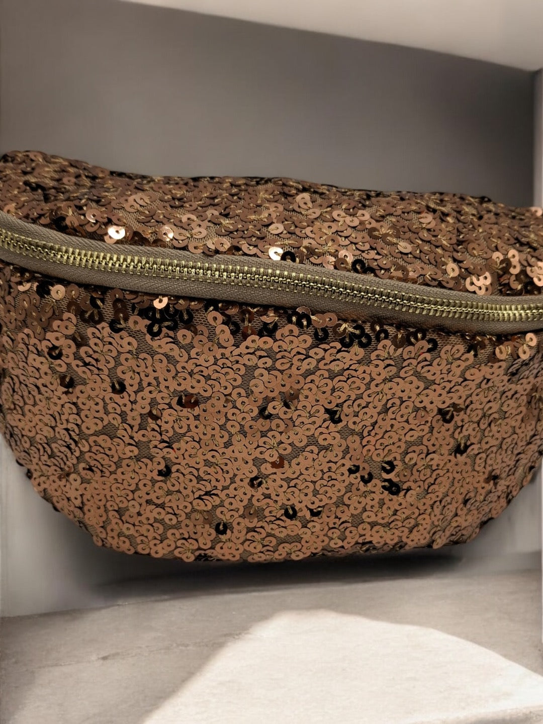 Sac banane tissu et sequins champagne cuivre