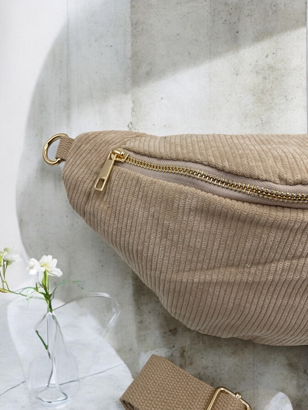 Sac banane velours cotelé couleur crème beige