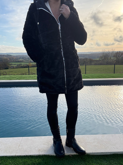 New Lolo - Manteau long noir réversible imperméable fourré fausse fourrure avec un cordon de resserrage à la taille - Curvy