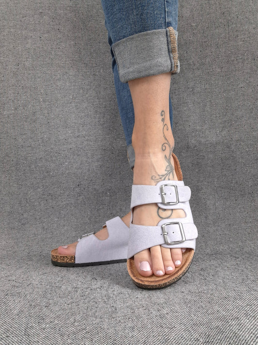 Chaussures sandales parme clair à doubles lanières avec boucles métalliques style Birkenstock