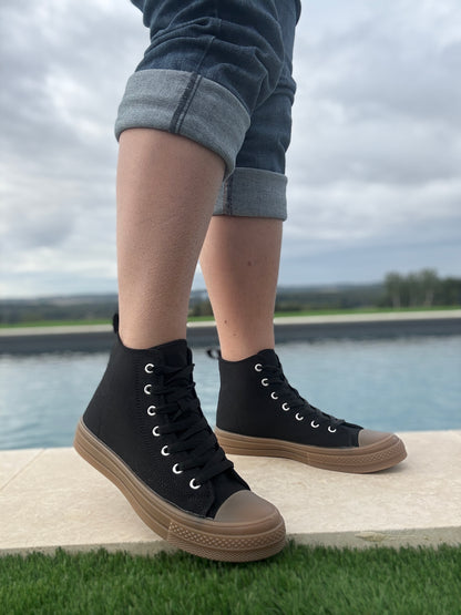Chaussures baskets hautes en tissu noir et marron style converse