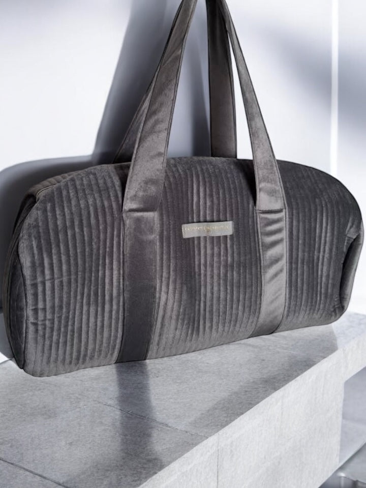 Sac polochon en velours matelassé gris 'La ptite cachotiere'