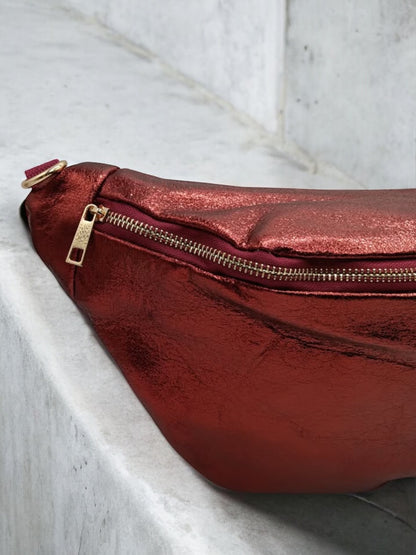 Sac banane XL simili cuir rouge bordeaux irisé mousquetons dorés