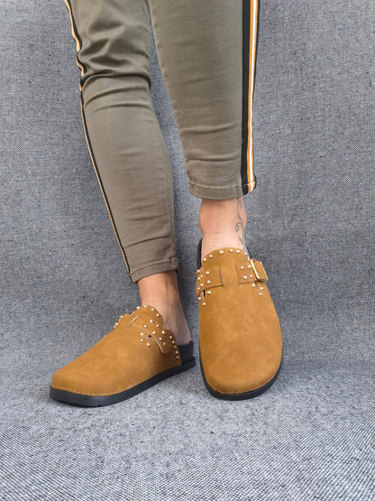 Chaussures sandales fermées type birk camel à semelle intérieur noire