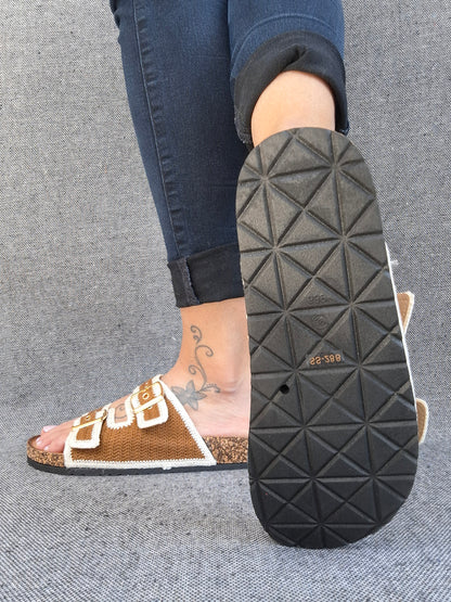 Chaussures sandales type birk 2 brides tissu bicolore camel et beige