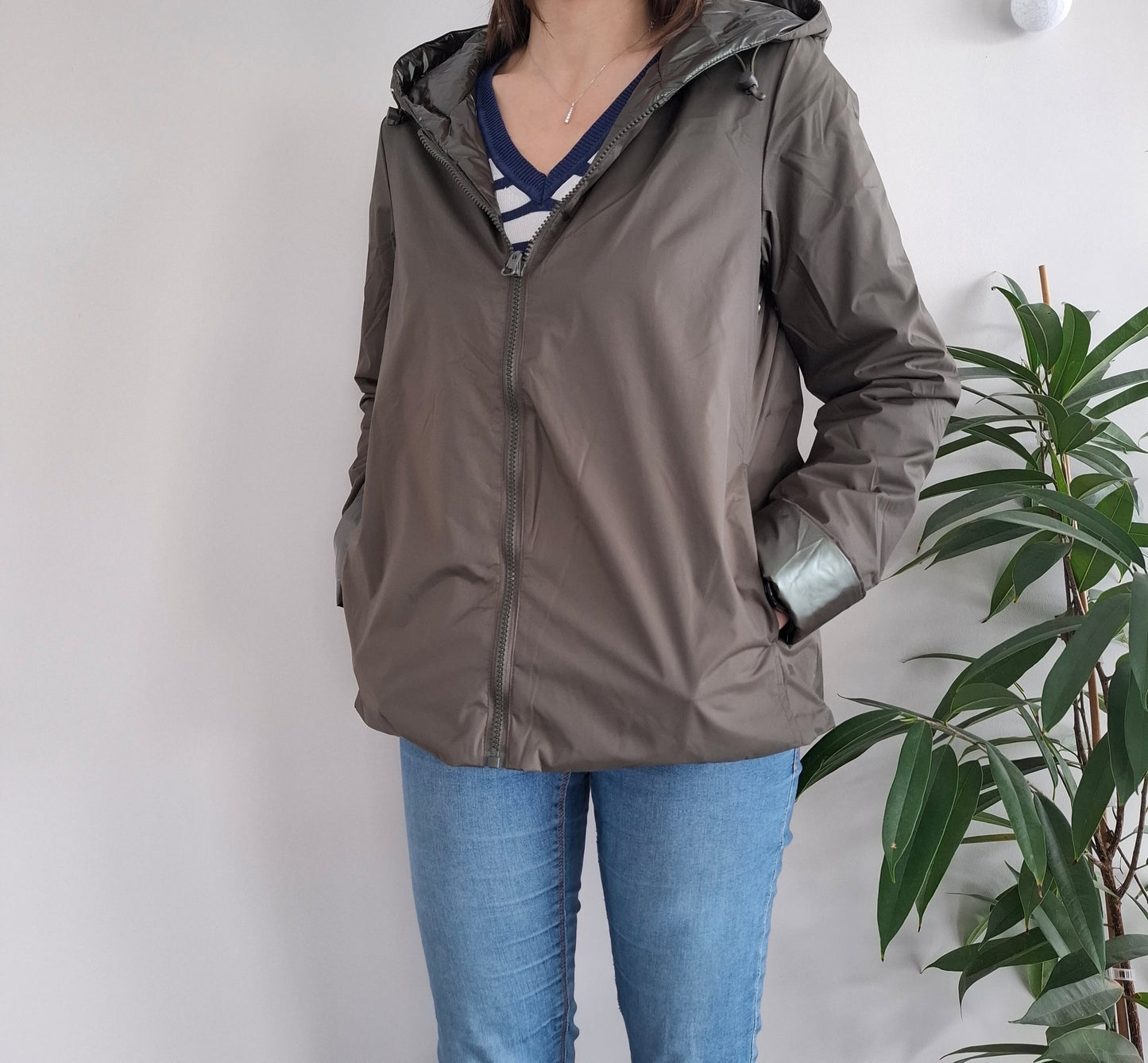 Laura Jo - Imperméable réversible court mi-saison avec garnissage ouate et zip uni (mat/brillant) kaki