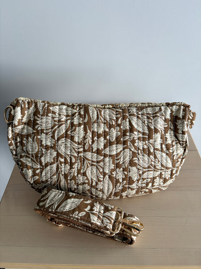 Sac banane coton matelassé liberty floral toile de jouy camel et blanc