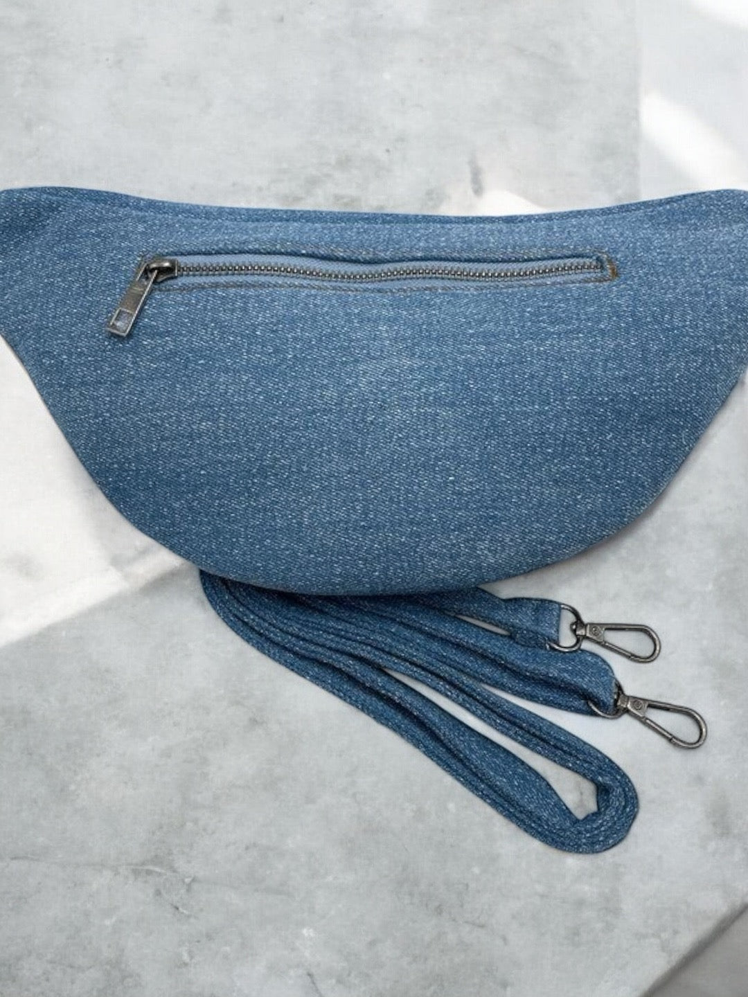 Sac banane tissu jean avec poche avant et arriere