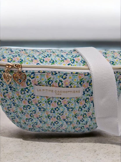 Sac banane en coton liberty fleuri bleu tons rouge « La Ptite cachottière »