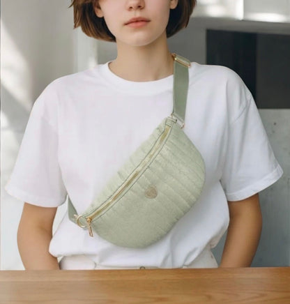 Sac banane en tissu irisé texturé relief élégant vert d’eau