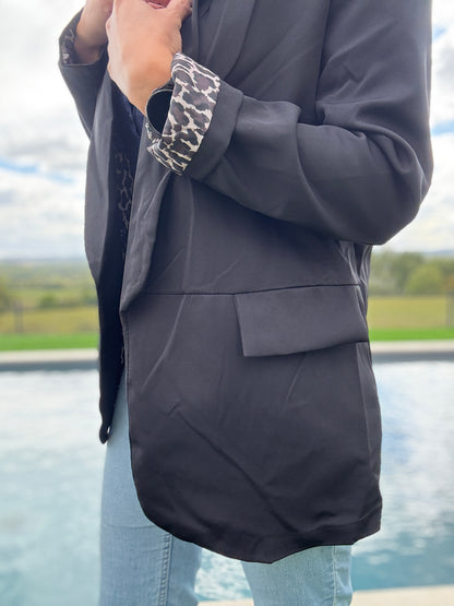 Veste blazer noir avec détails léopard