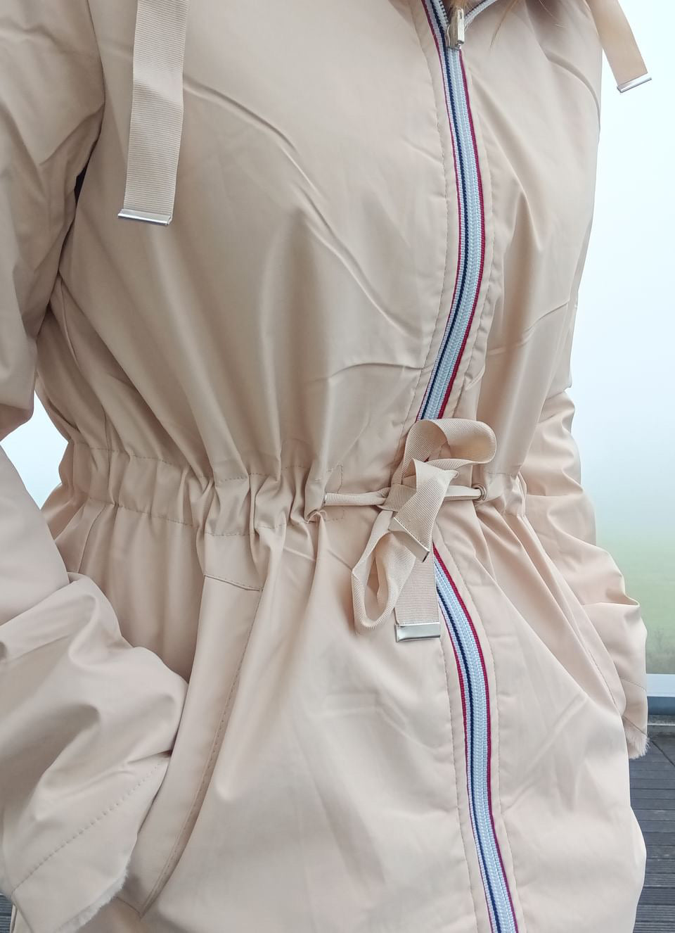 New Lolo - Manteau long BEIGE réversible, imperméable et complètement fourré resserrable à la taille - Curvy