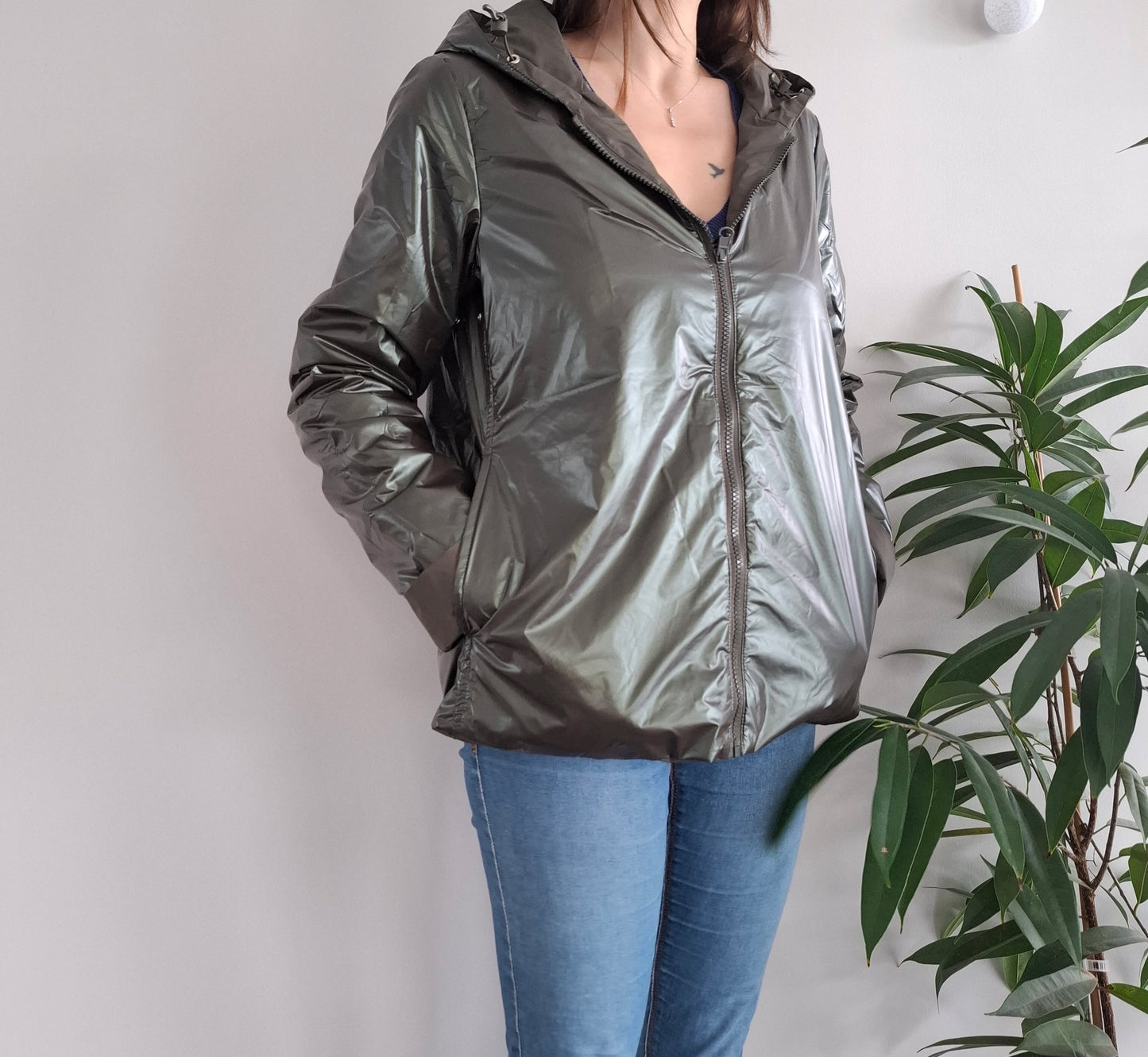 Laura Jo - Imperméable réversible court mi-saison avec garnissage ouate et zip uni (mat/brillant) kaki