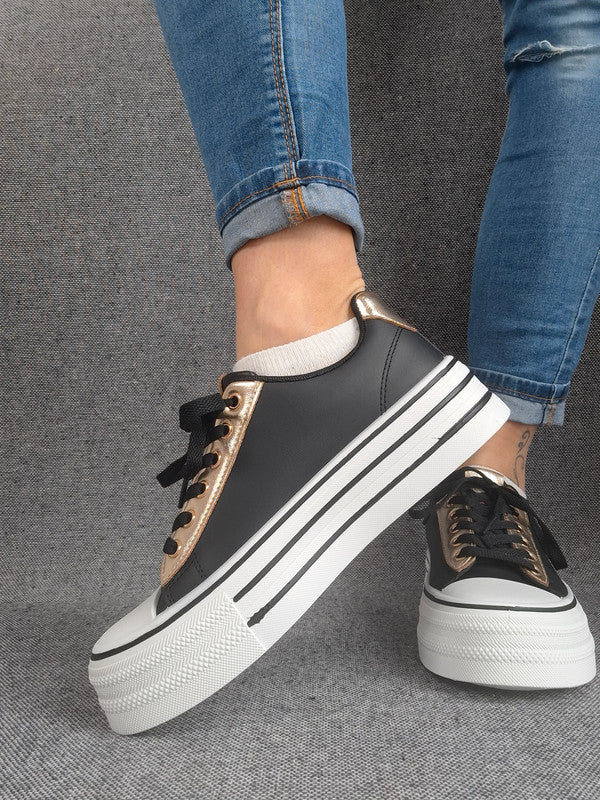 Chaussures baskets basses semelle compensée simili noir style converse