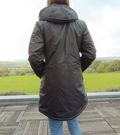 Laura Jo - Imperméable long doublé en fausse fourrure couleur noir