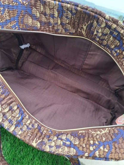 Sac week-end polochon en coton matelassé marron liberty fleuris beige et bleu