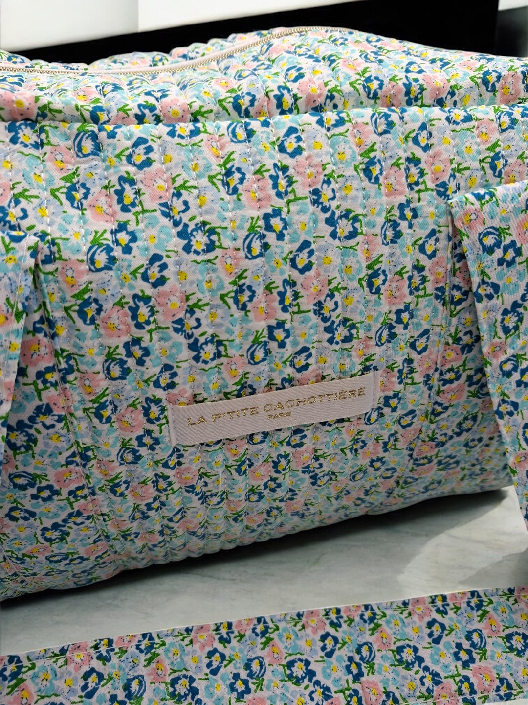 Sac week-end polochon en coton matelassé liberty fleuri bleu turquoise et touches orange