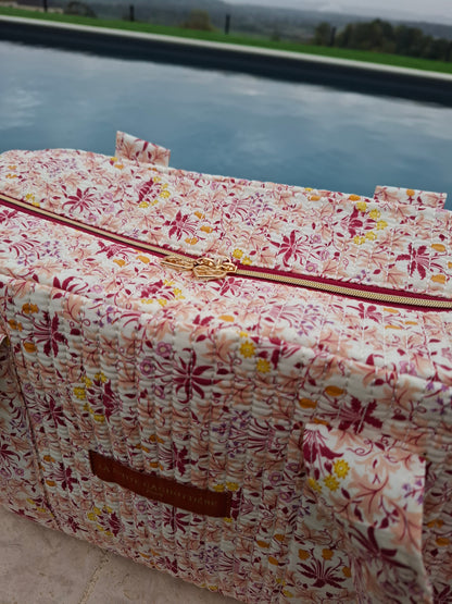 Sac week-end polochon en coton matelassé rose liberty fleuris nuances de rose de jaune et de blanc