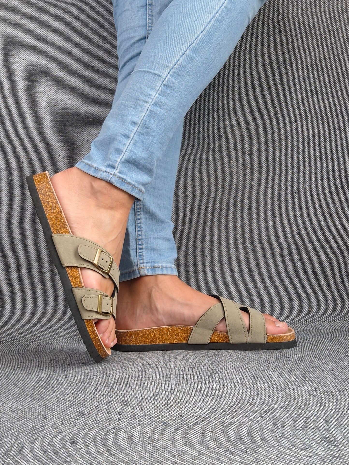 Chaussures sandales type Birk à 2 brides kaki semelle intérieure cuir