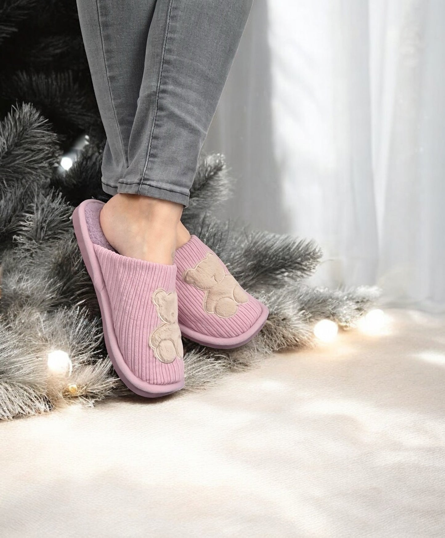 Chaussons fourrés violet en tissu avec motif ours