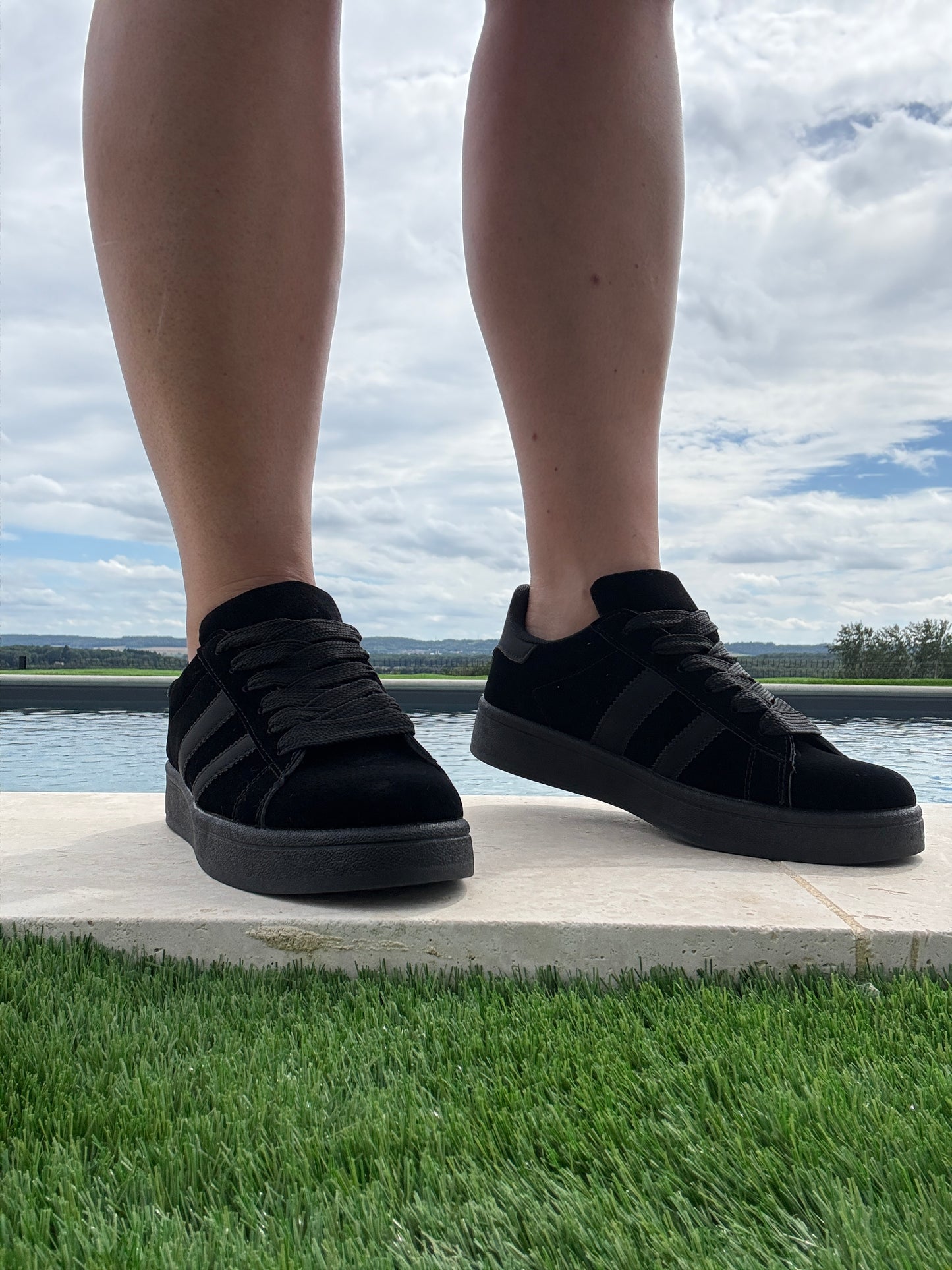 Chaussures baskets basses type campus tout noir all black