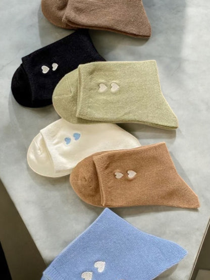 Nouveautés - Chaussettes bleues en coton à motif cœurs blancs