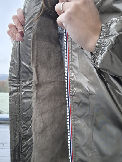 Laura Jo - Imperméable long doublé en fausse fourrure couleur bronze