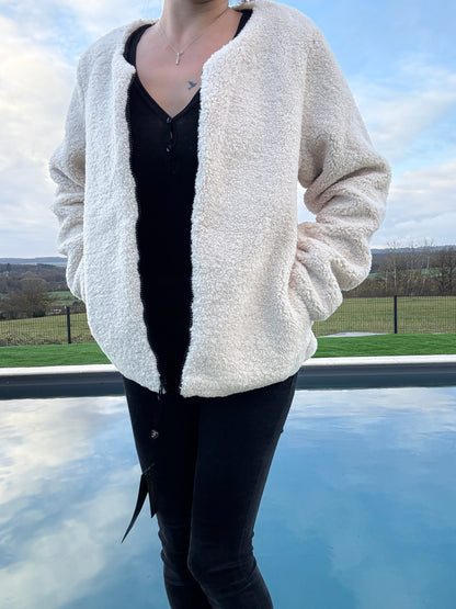 Laura Jo - Veste courte reversible noire avec doublure en sherpa beige