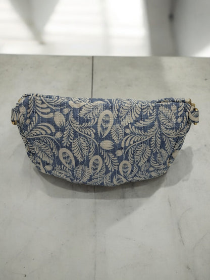 Sac banane en coton matelassé liberty fleuri bleu et creme