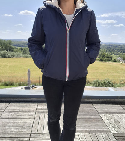 Laura Jo - Imperméable fourré court fausse fourrure bleu marine intérieur imitation sherpa beige