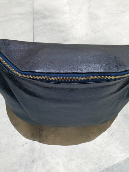 Sac banane XL simili cuir bleu irisé mousquetons dorés