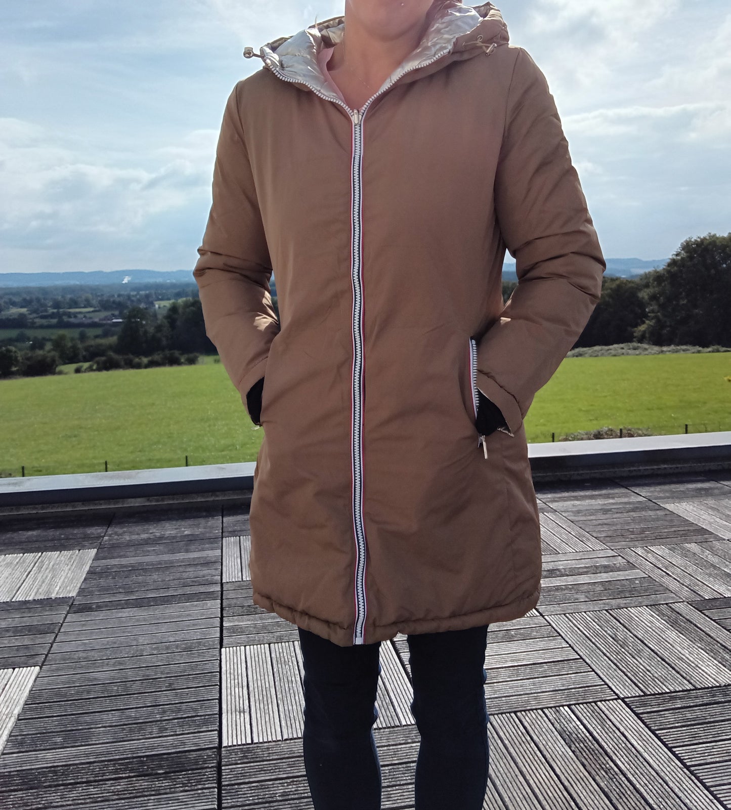 Melya Melody - Manteau long réversible et imperméable matelassé camel/doré - Curvy