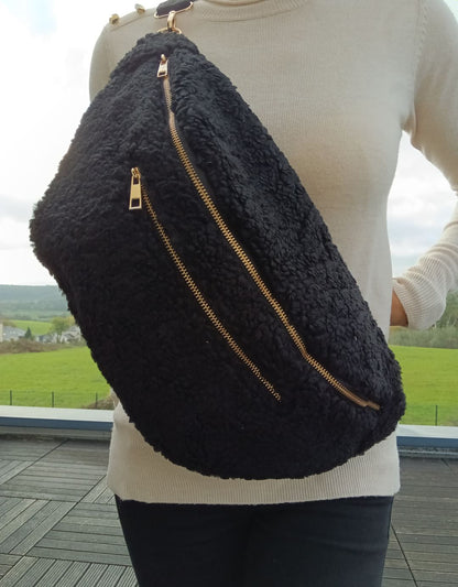 Sac banane XXL tissu toucher peluche deux poches noir