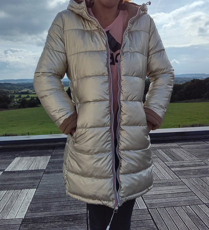 Melya Melody - Manteau long réversible et imperméable matelassé camel/doré - Curvy