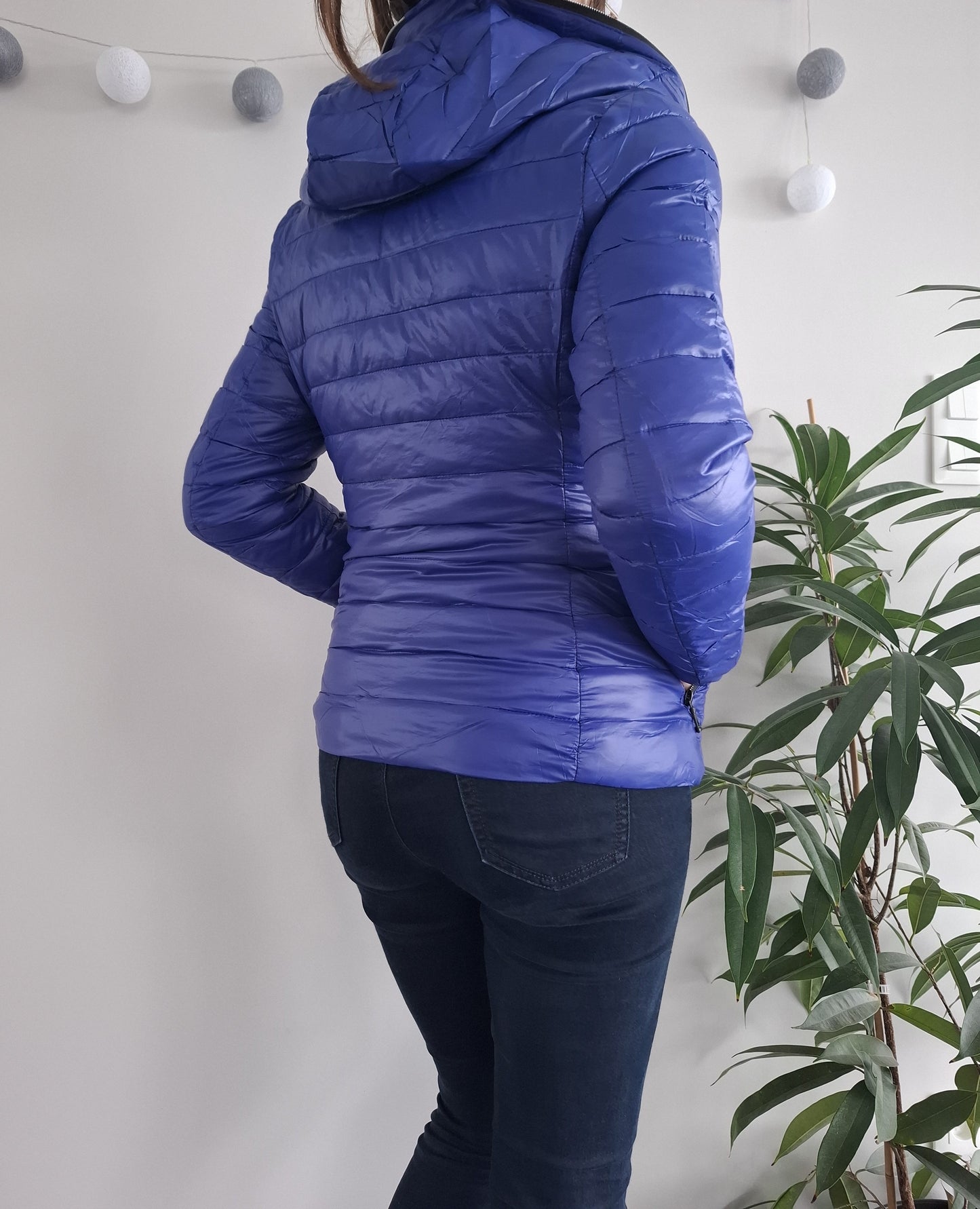 Attrait Paris - Doudoune imperméable et matelassé bleu électrique avec capuche