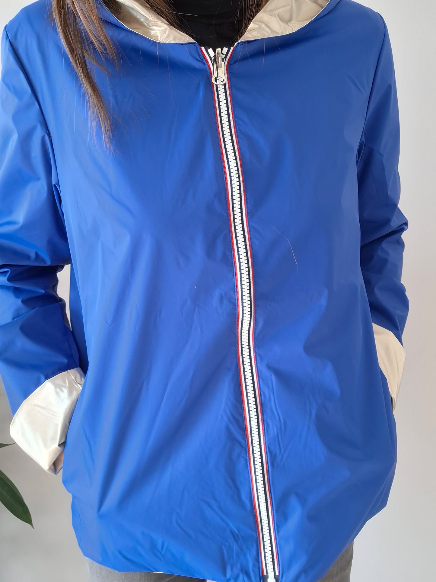 Laura Jo - Imperméable réversible court sans garnissage ouate couleur bleu électrique doré