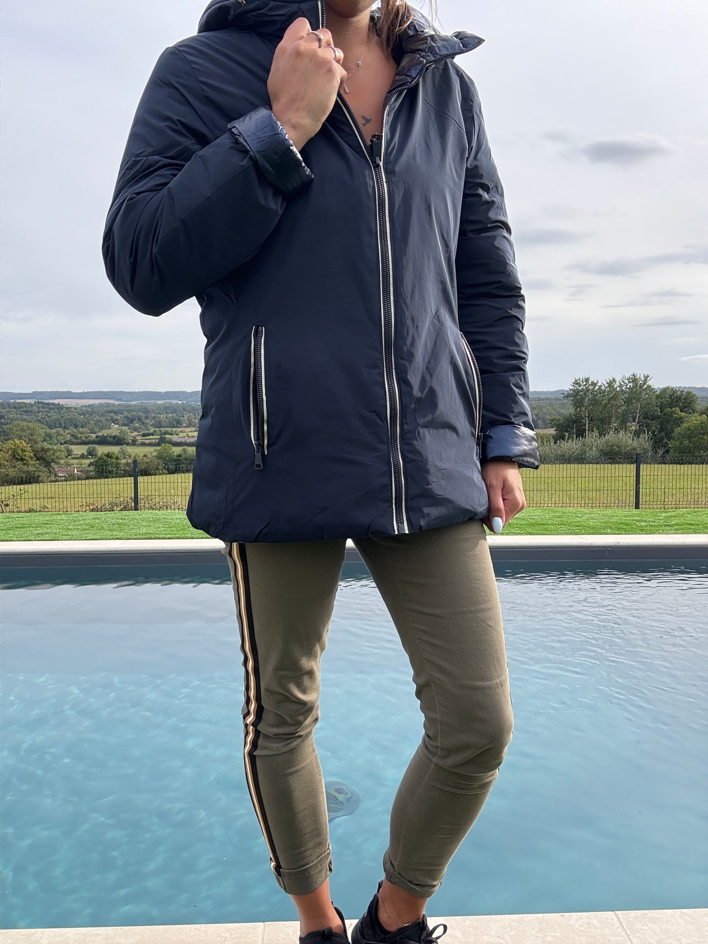 Melya Melody - Manteau court bleu marine réversible et imperméable matelassé bleu marine brillant