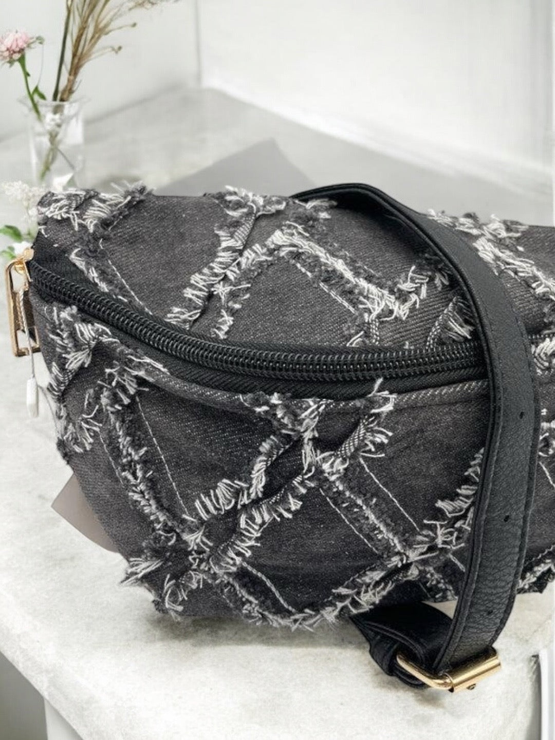 Sac banane en jeans noir